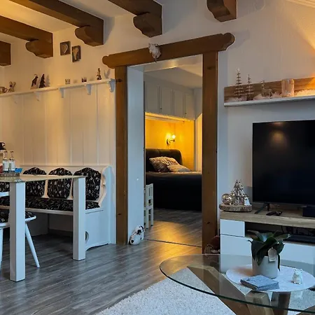 Ferienwohnung Alpenglück mit Schwimmbad und Sauna-2